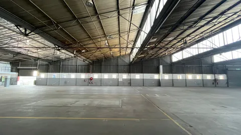 48 Steel Road, Spartan has a 3600m² Warehouse Available For sale and to let in Spartan (23)